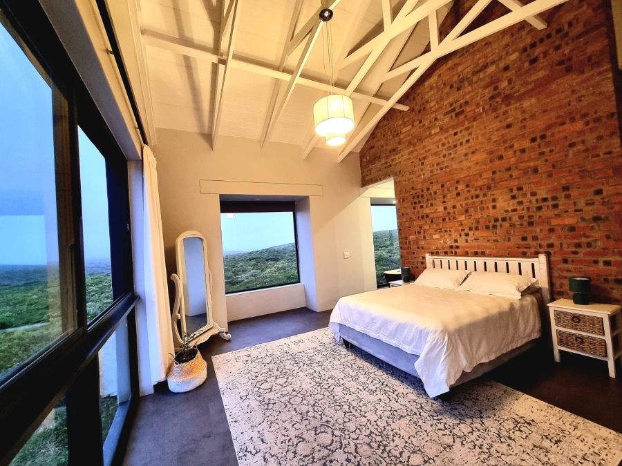 5 Bedroom Property for Sale in Pearl Bay Western Cape